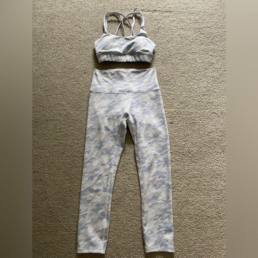 Women’s TYR High Rise Legging, 3/4 Length, and Sports Bra - Whiteout Camo, Small